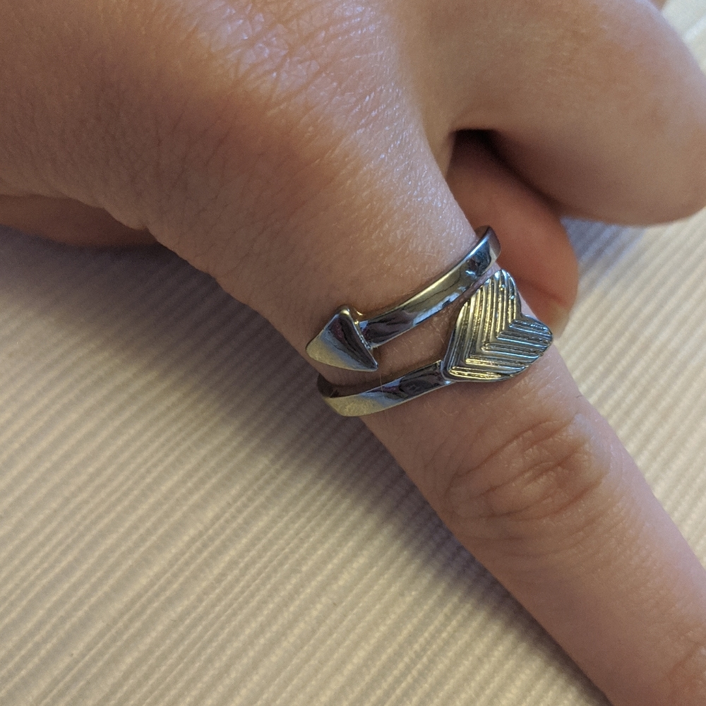 arrow ring - Picture 2 of 3